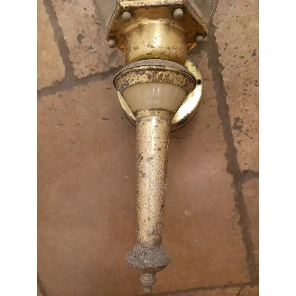 AGED BRASS Motion Outdoor Light Fixture Farmhouse Cottage Beachy Movie Set Prop